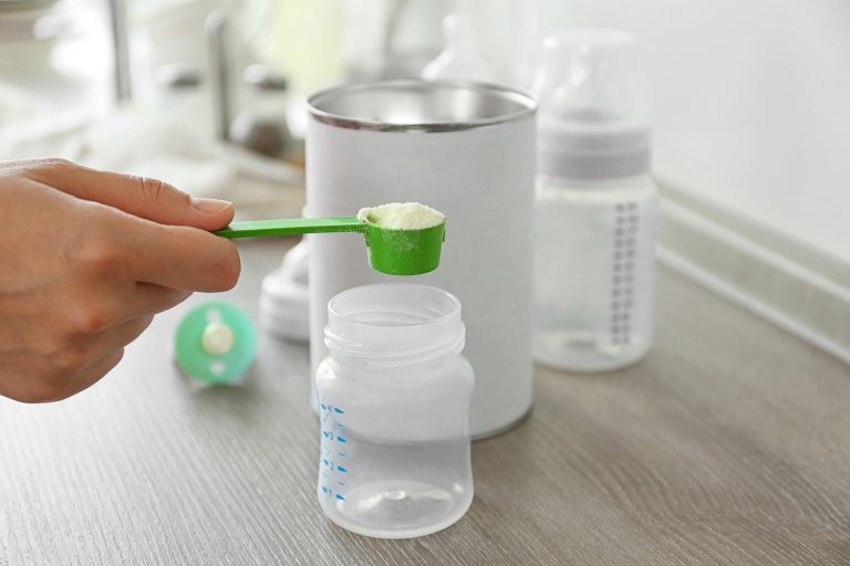 For American Parents: Time-Saving Tips for Formula Feeding Your Baby